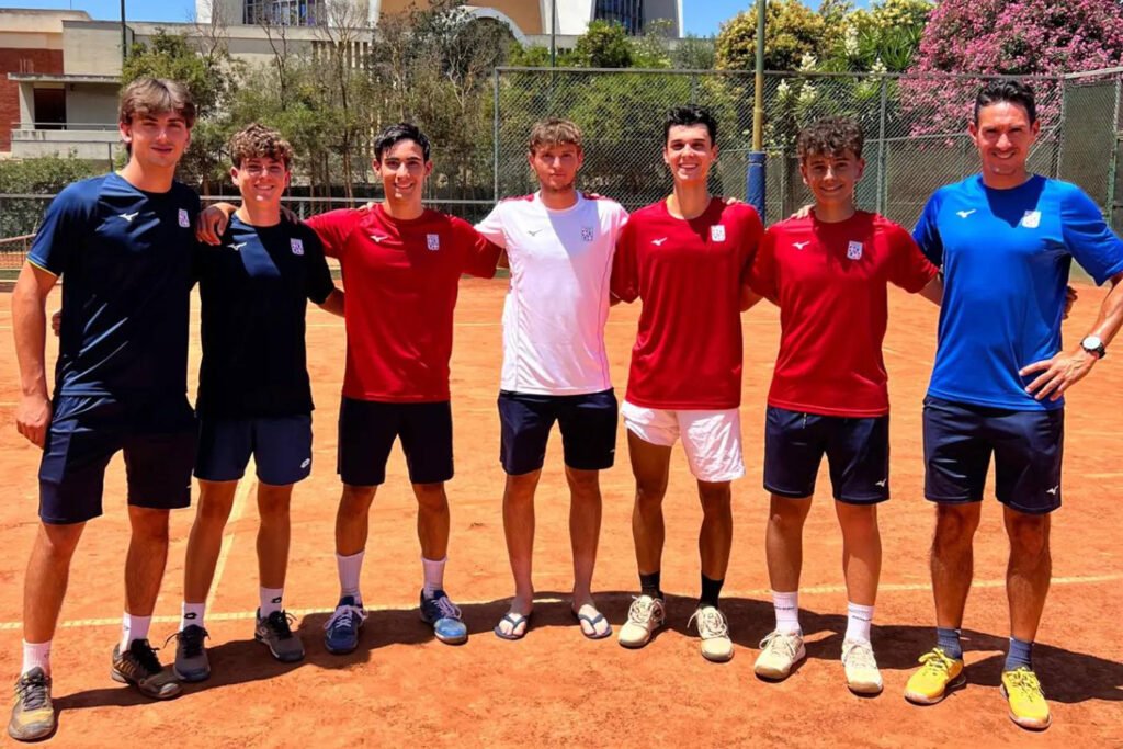 La formazione maschile di Serie C del Tennis Club Cagliari, promossa in B2