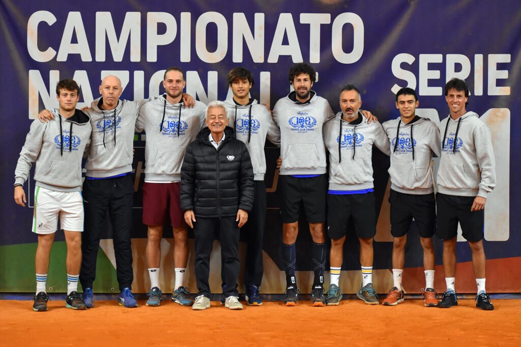 La formazione di Serie A1 del Tennis Club Crema: domenica l'esordio casalingo nella Serie A1 2024 (foto GAME)