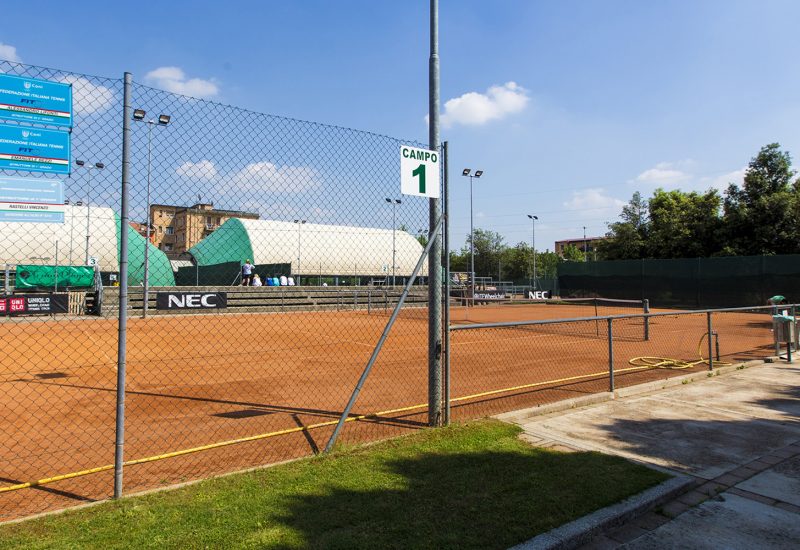 Foto 2 - I campi del Forza e Costanza Brescia di via Signorini che domenica 12 luglio ospiteranno la sfida fra Bal Lumezzane e Tennis Club Lucca